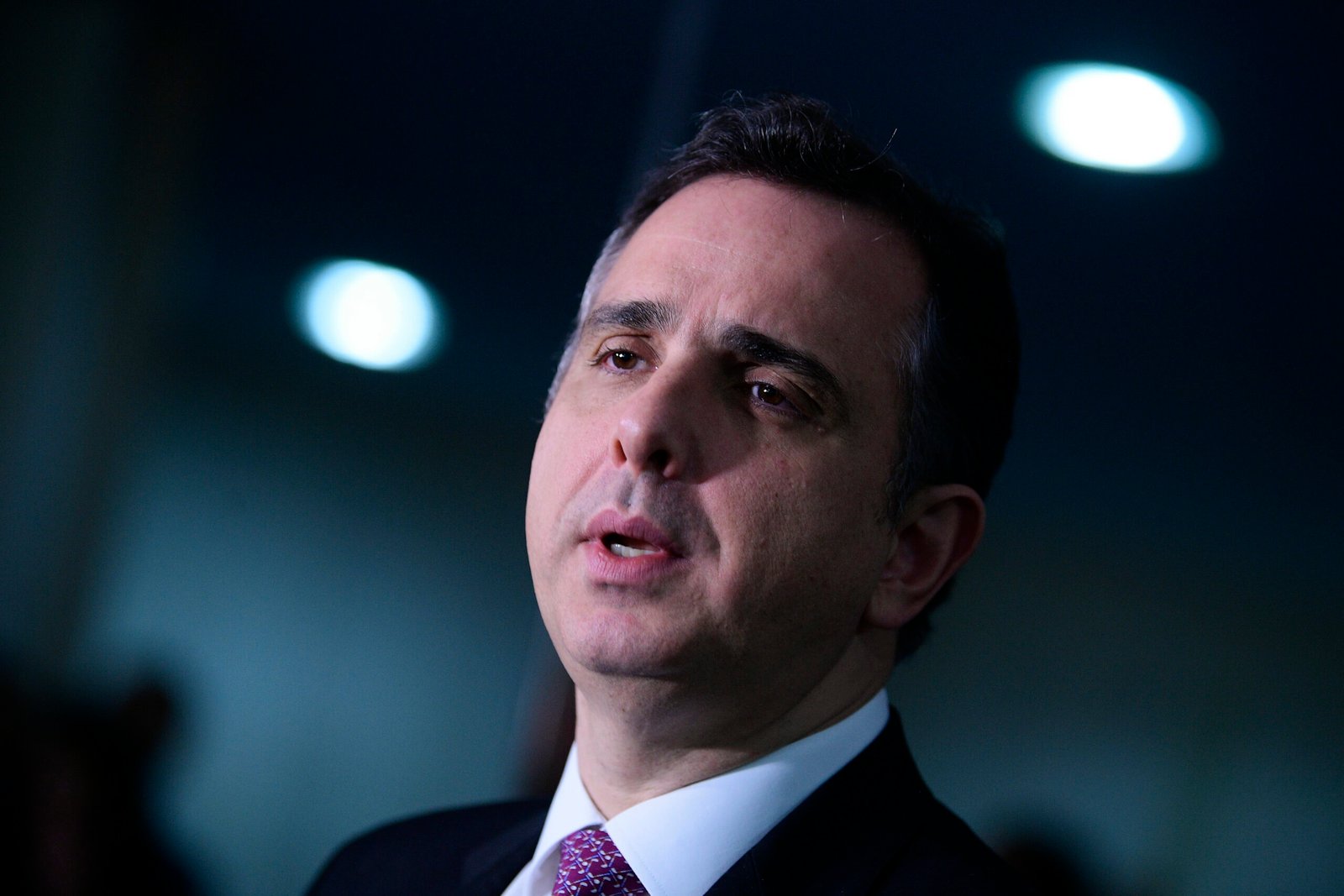 Rodrigo Pacheco, então presidente do Senado, fala a jornalistas em Brasília, em 2023